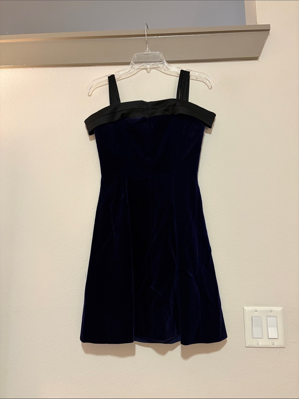 Karen Millen Velvet Bardot Mini Dress in Navy SZ US 4 NWT - Picture 5 of 8